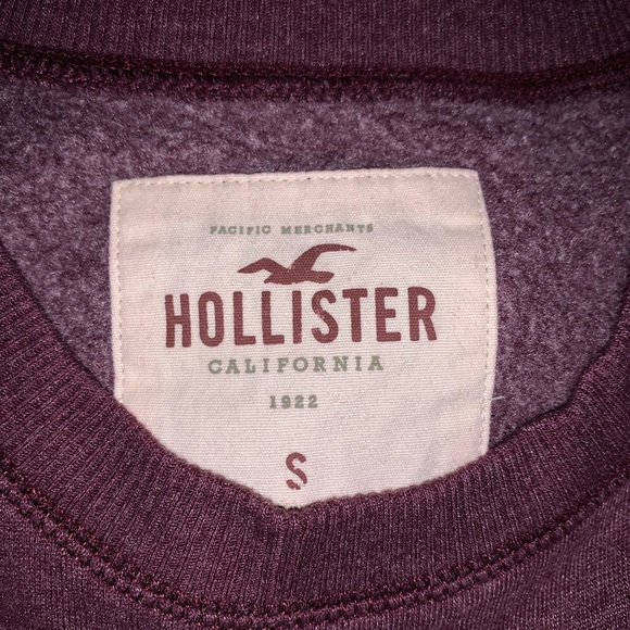 Oversized Crewneck Hollister Sweater - Picture 3 of 3